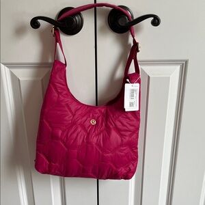 🆕 Lululemon Quilty Pleasures Shoulder Bag Mini in Berry Rumble